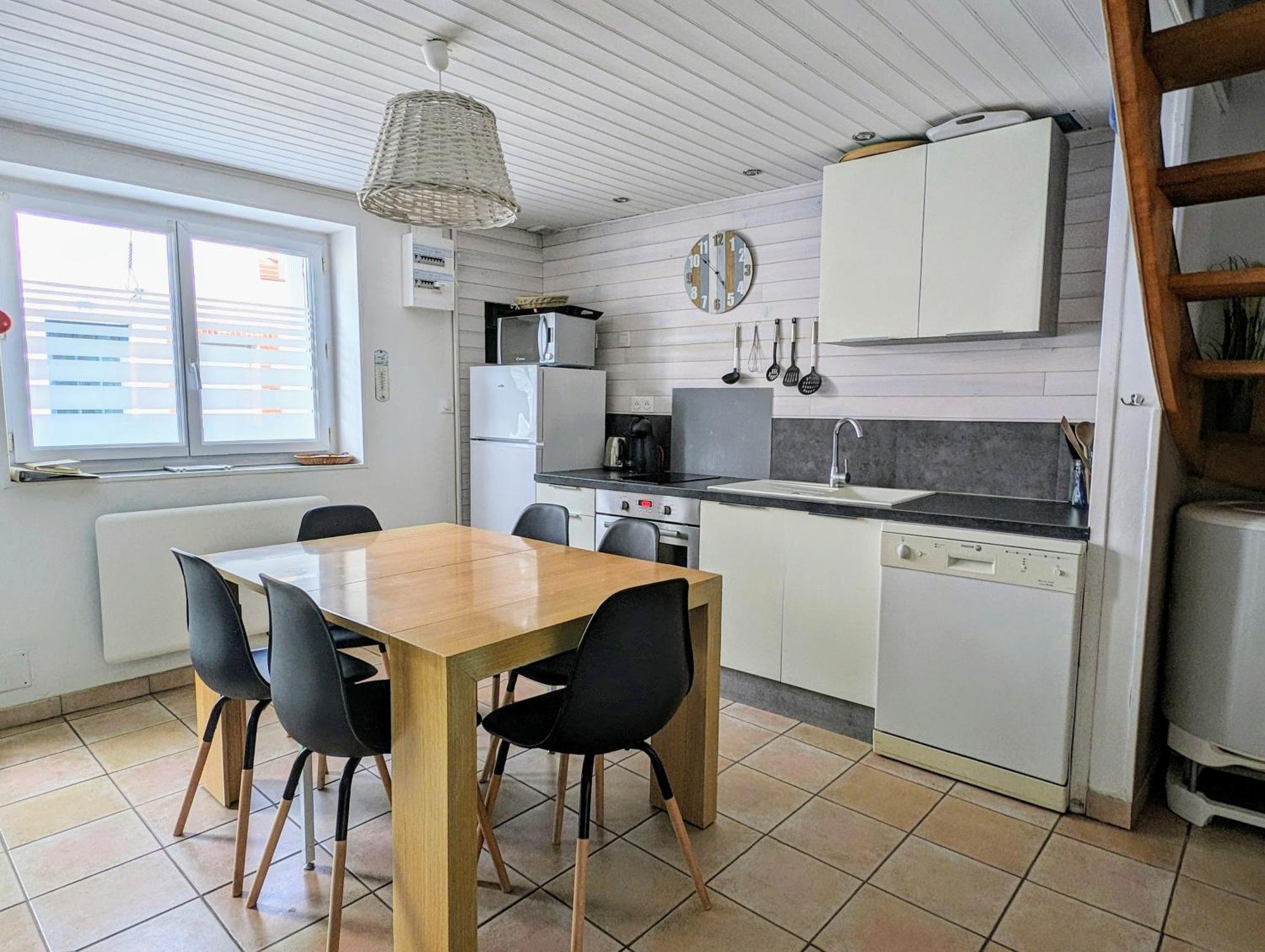 Agreable Maison Renovee En Hyper Centre Avec Patio Pornic Exterior photo
